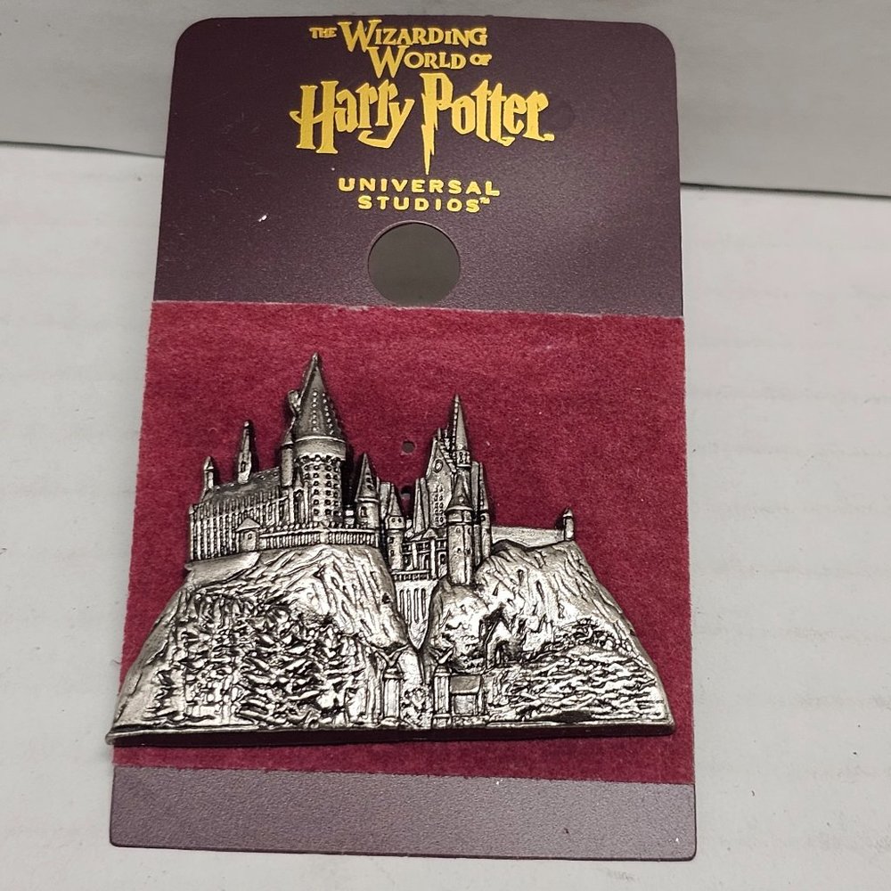 WWOHP Wizarding World of Harry Potter Silver Castle Universal Studios Pin Brooch